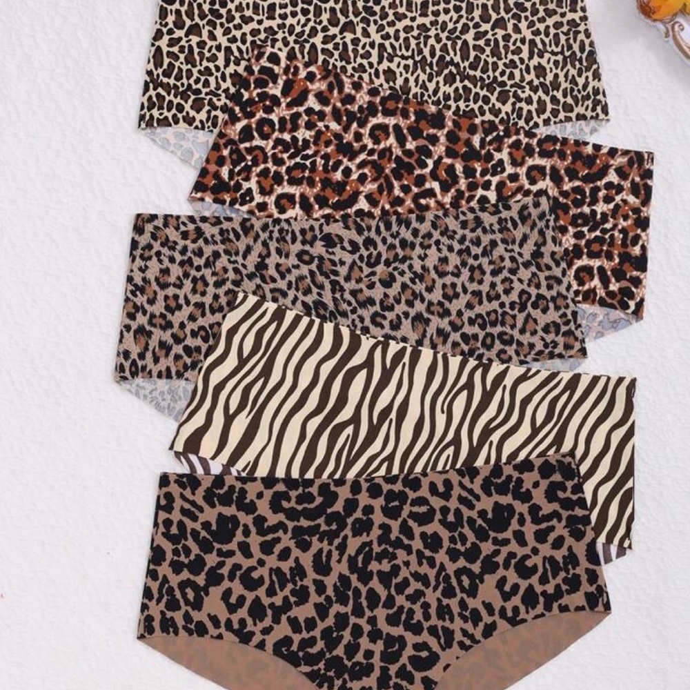6️⃣5️⃣6️⃣ Animal Print Women's Underwear Set
